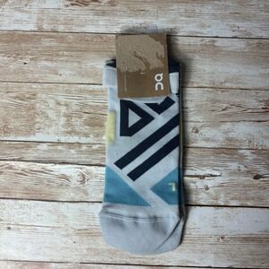 On Running Performance Low Socks Mens Large White Blue Geometric 344.01356